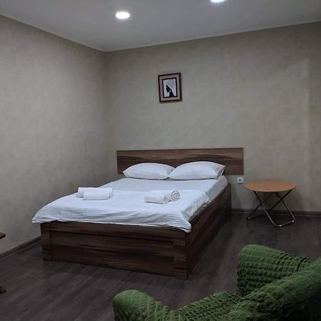 Lagaza'S Home Pekini Tbilisi ภายนอก รูปภาพ
